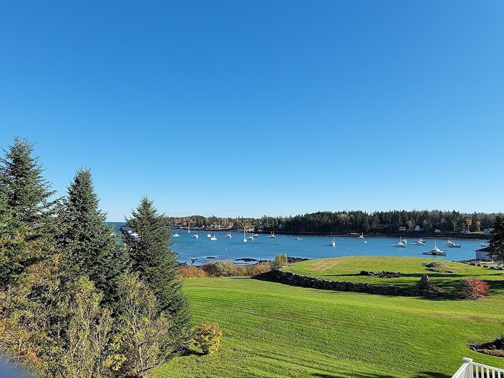 East Wind Inn on the Water - photo 19