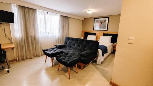 1007 Hotel Bienal Suits Arrumação manobrista e piscina in Sao Paulo, Brasil