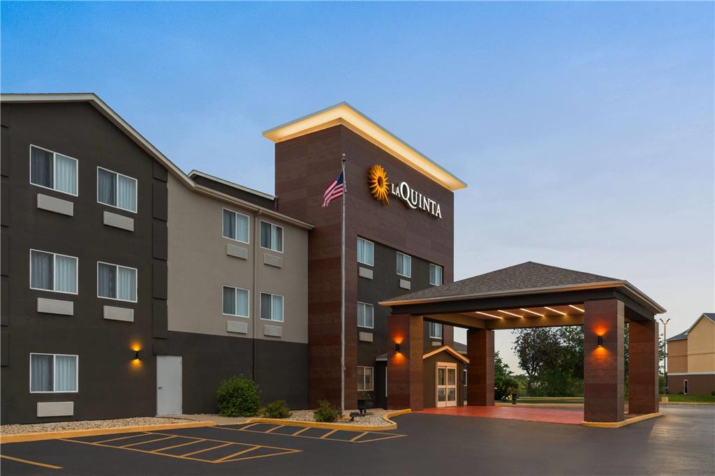 La Quinta Inn & Suites by Wyndham Peru Starved Rock St Park — hotel in Peru