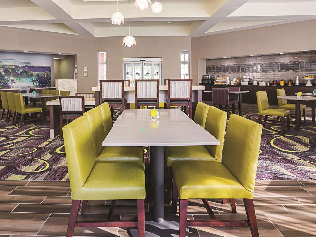 La Quinta Inn & Suites by Wyndham Dallas Plano West - photo 39