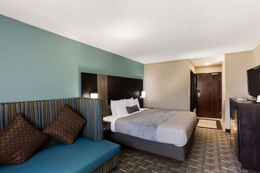 Quality Inn Galesburg near US Highway 34 and I 74 - photo 20