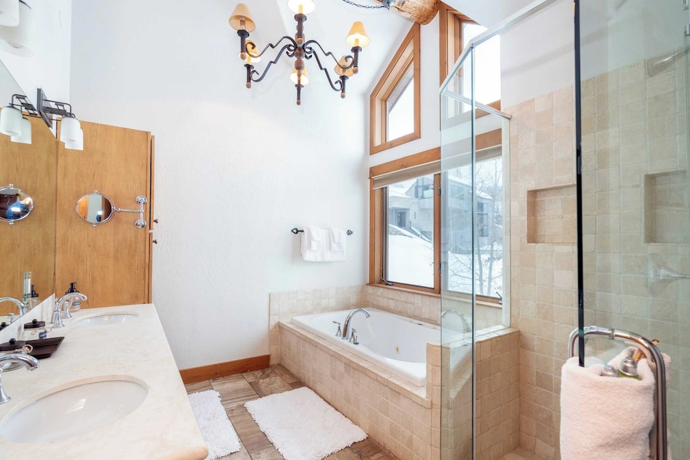 Adams Ranch Retreat by Avantstay Free Shuttle 2 Mountain Village & Telluride Ski Resort - photo 18