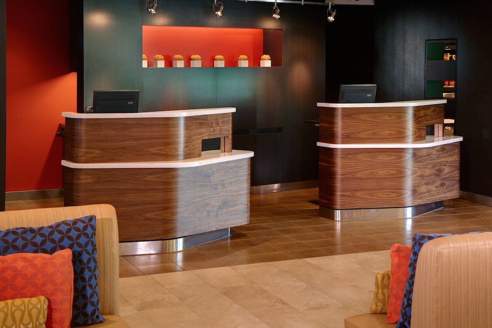 Courtyard By Marriott Lexington North — Lexington