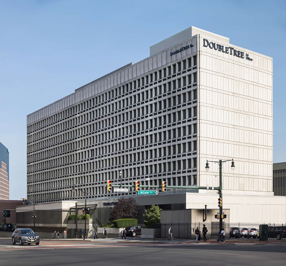 DoubleTree by Hilton Newark Penn Station in Newark, United States