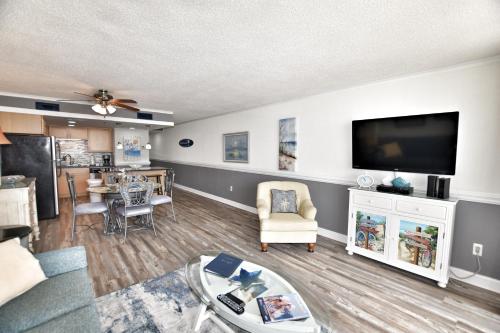0208 Waters Edge Resort 1 Bedroom Condo by RedAwning - photo 12