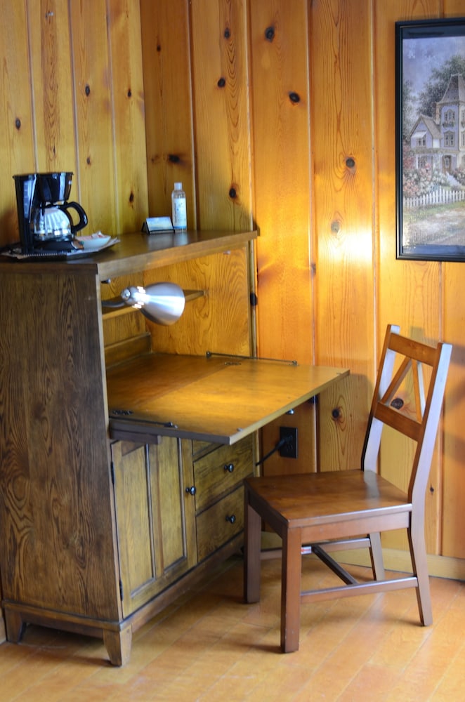 Ludington Blue Spruce Inn - photo 13