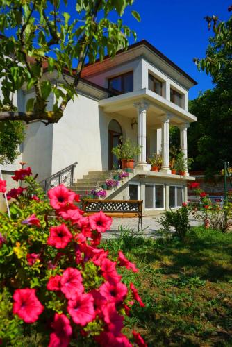Зоя от 1903 - last minute hotel in Kavarna