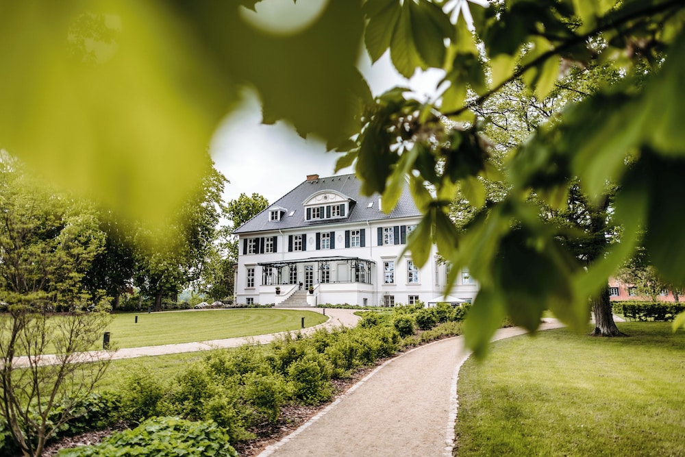 Hotel Gut Immenhof — Malente