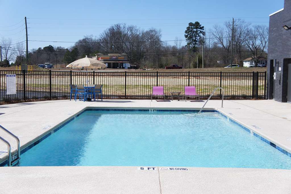 La Quinta Inn & Suites by Wyndham Braselton - photo 17