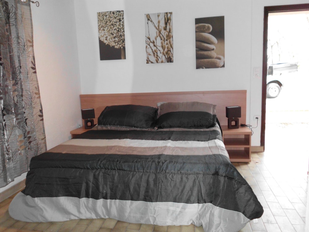 Camping Panoramic — 4-Star Luxury Hotel in La Roquette-Sur-Siagne, France