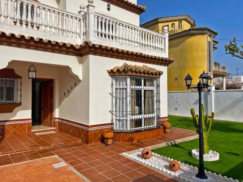 Casa Los Henke Ole Solutions — 4-Star Luxury Hotel in El Puerto De Santa Maria, Spain