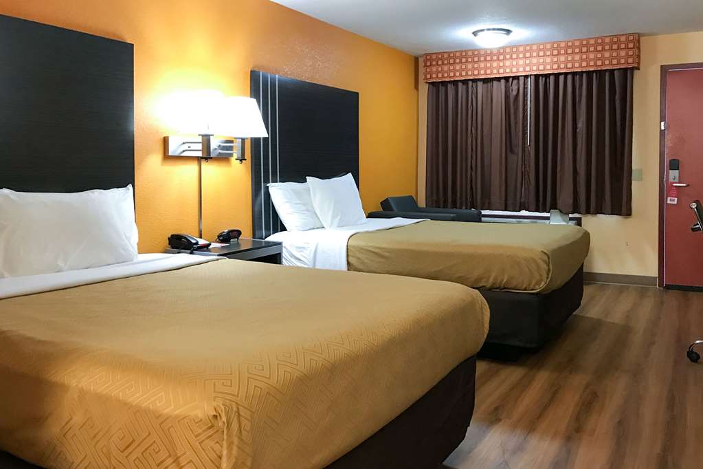 Econo Lodge Purcell - photo 11