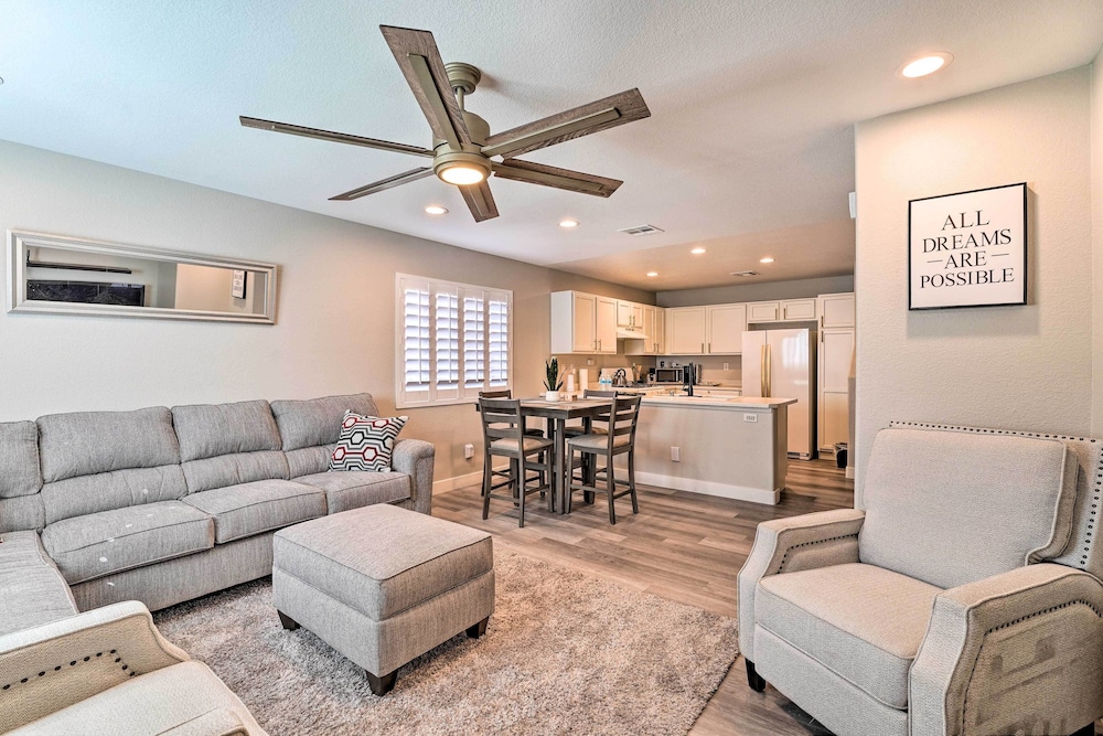 Stylish House with Patio 8 Mi to Vegas Strip