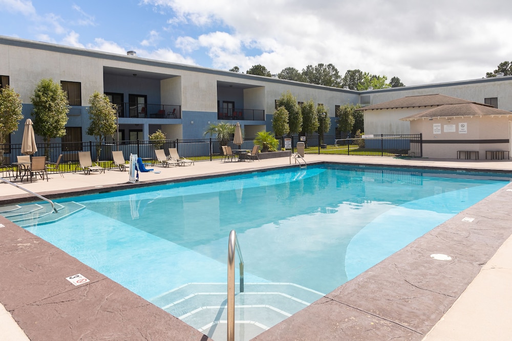Cottonwood Suites Savannah Hotel & Conference Center - featured photo