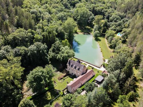 Fonclause - carbon neutral hotel in Unknown City