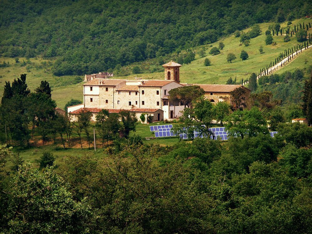 Villa Pian Di Marte — 4-Star Luxury Hotel in Passignano Sul Trasimeno, Italy
