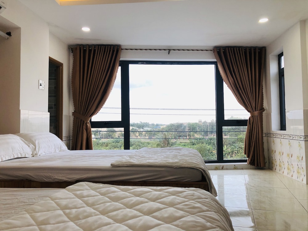 Binh Minh Hostel by OYO Rooms — 5-Star Luxury Hotel in Son Tra, Vietnam
