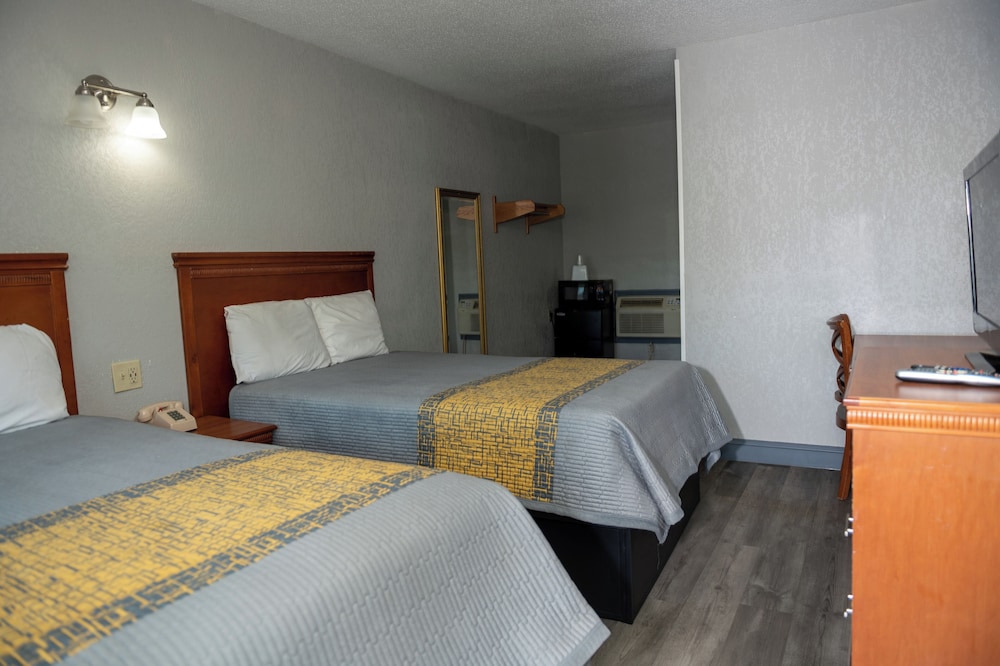 Riverside Inn and Suites - photo 9