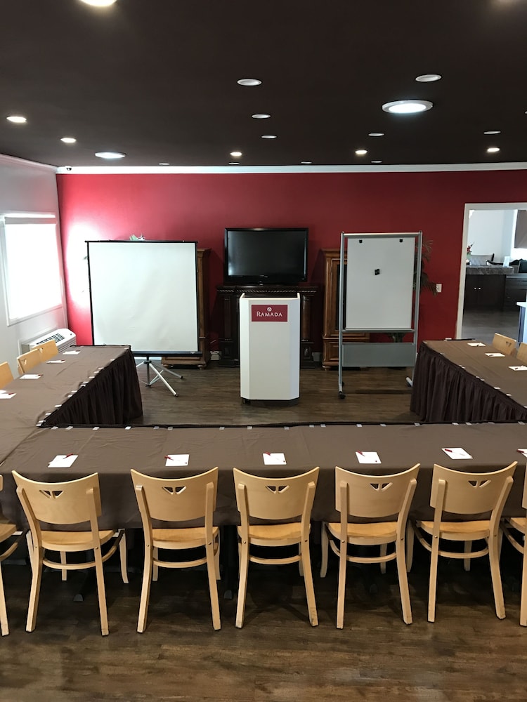 Ramada by Wyndham Torrance - photo 25
