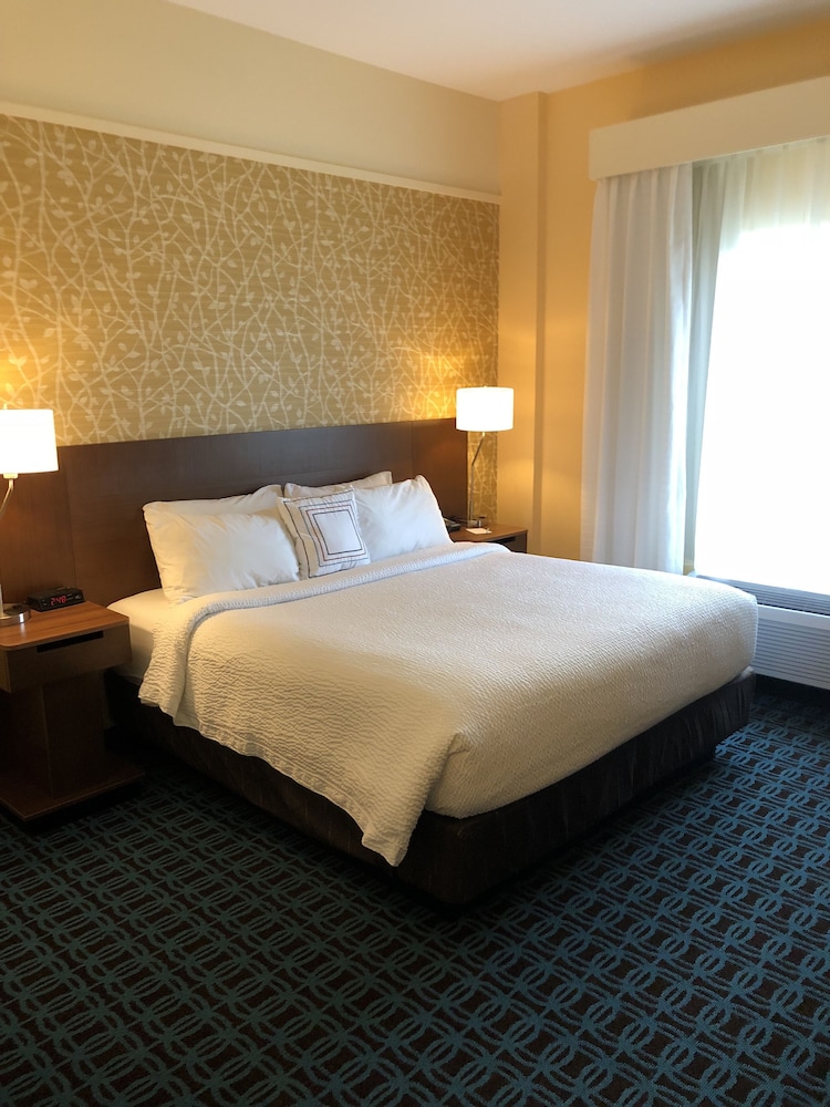 Fairfield Inn & Suites by Marriott Decorah - photo 13