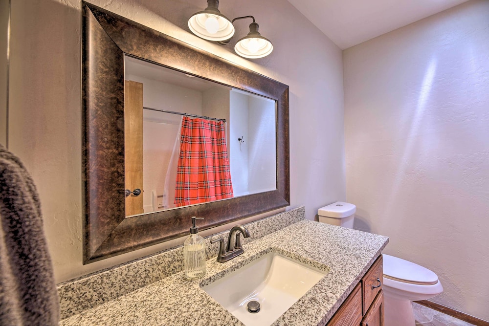 Deck Yard: Family friendly Pinetop Retreat — hotel in Pinetop-Lakeside