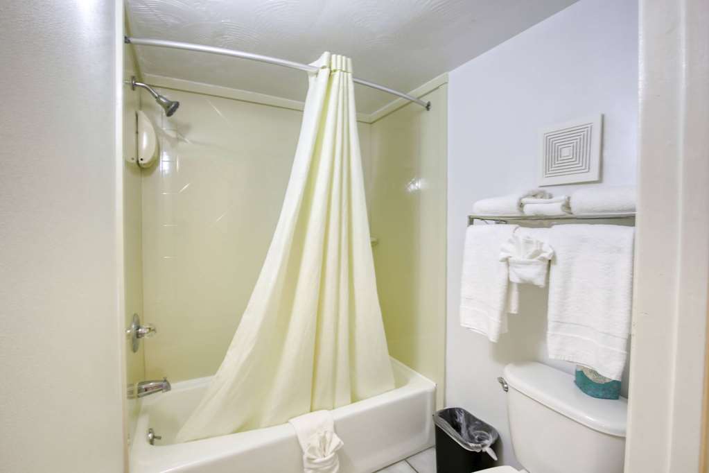 Super 8 by Wyndham Newcastle - photo 11