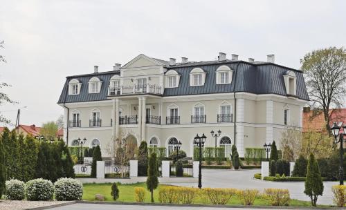 Hotel Toscania — hotel in Wloszakowice