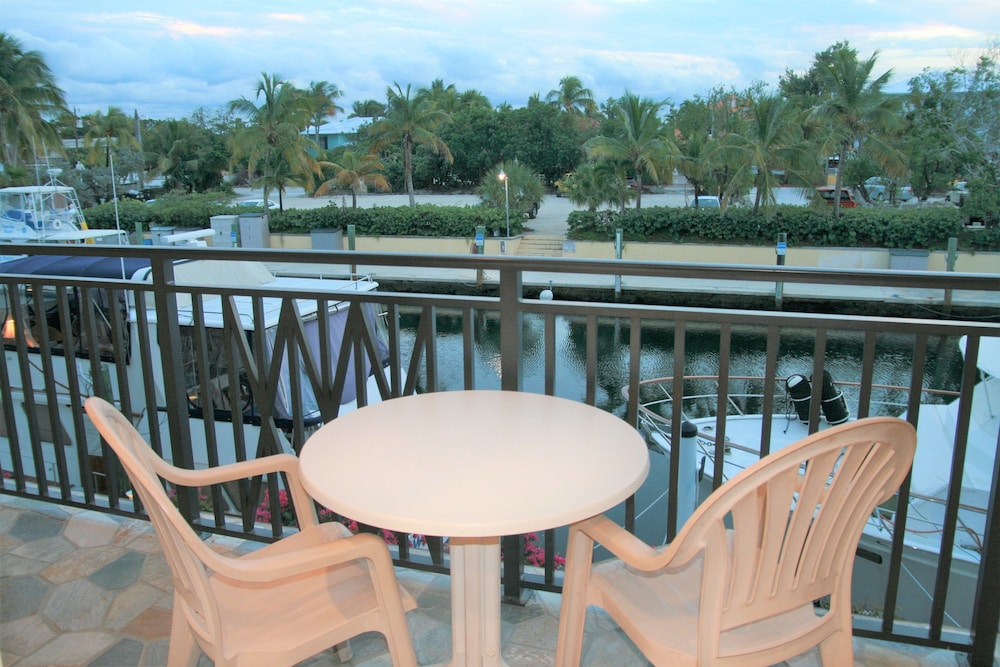 Waterside Suites & Marina - photo 51