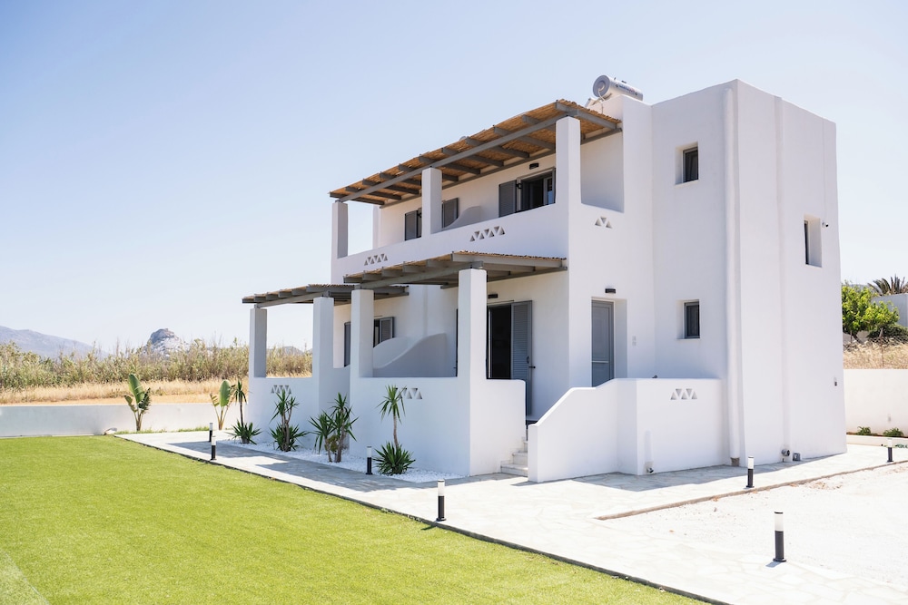 Filia Skyros Suites — 4-Star Luxury Hotel in Skyros, Greece