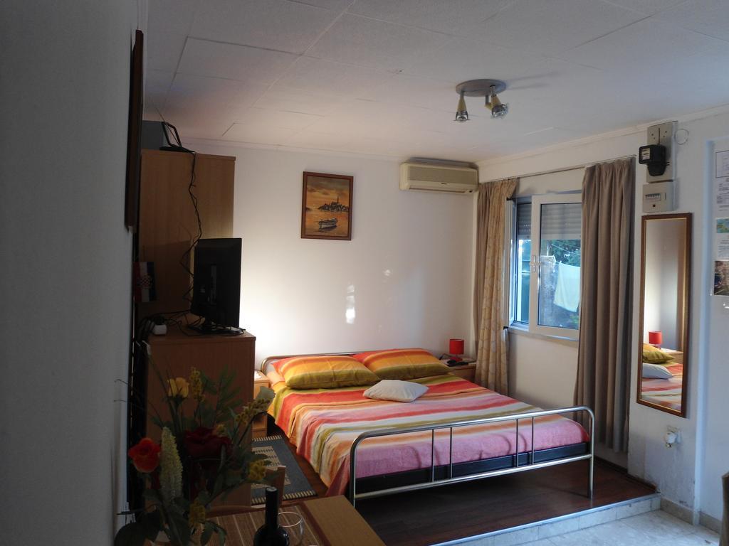 Apartment Mateo Lapad Studio Apartment With Terrace and Garden View