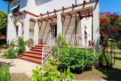 Villa Dolce Vita — 4-Star Luxury Hotel in San Vincenzo, Italy