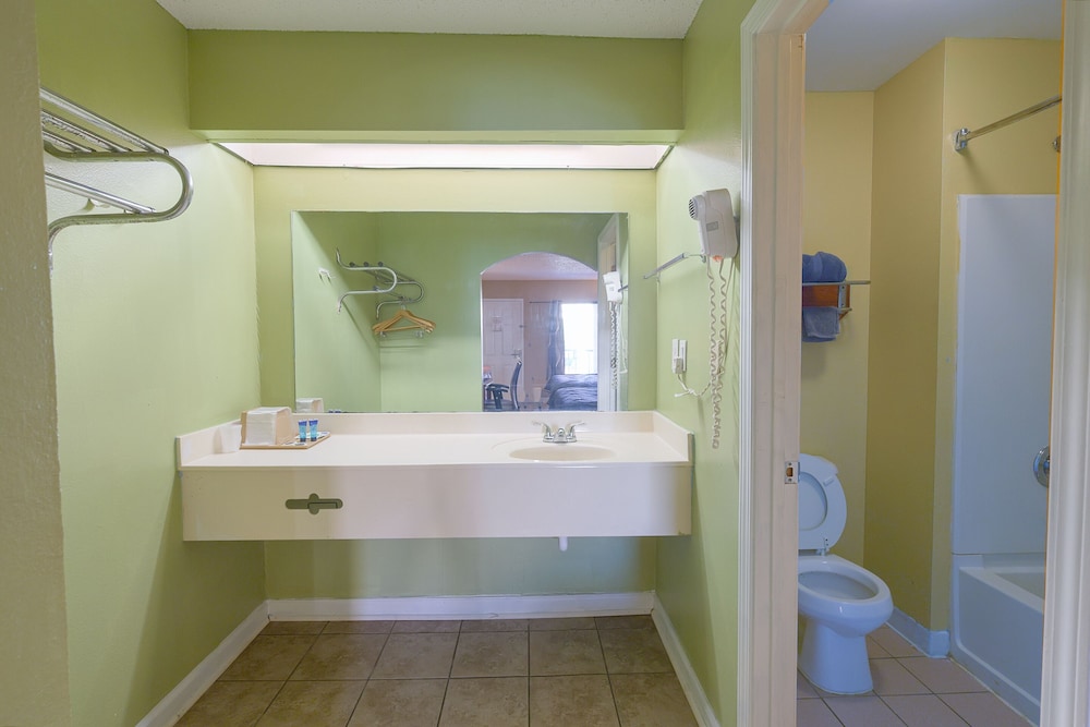 Americas Best Value Inn Brownsville West Tennessee - photo 22