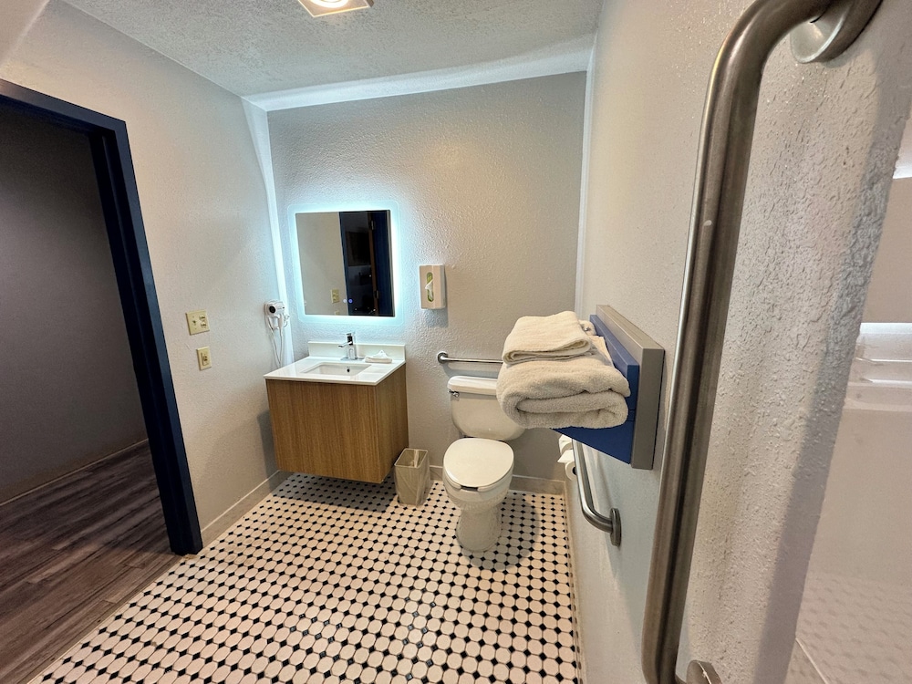 Microtel Inn by Wyndham Gallup - photo 26