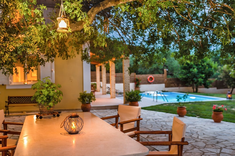 Kardaris Villa — 4-Star Luxury Hotel in Zakynthos, Greece