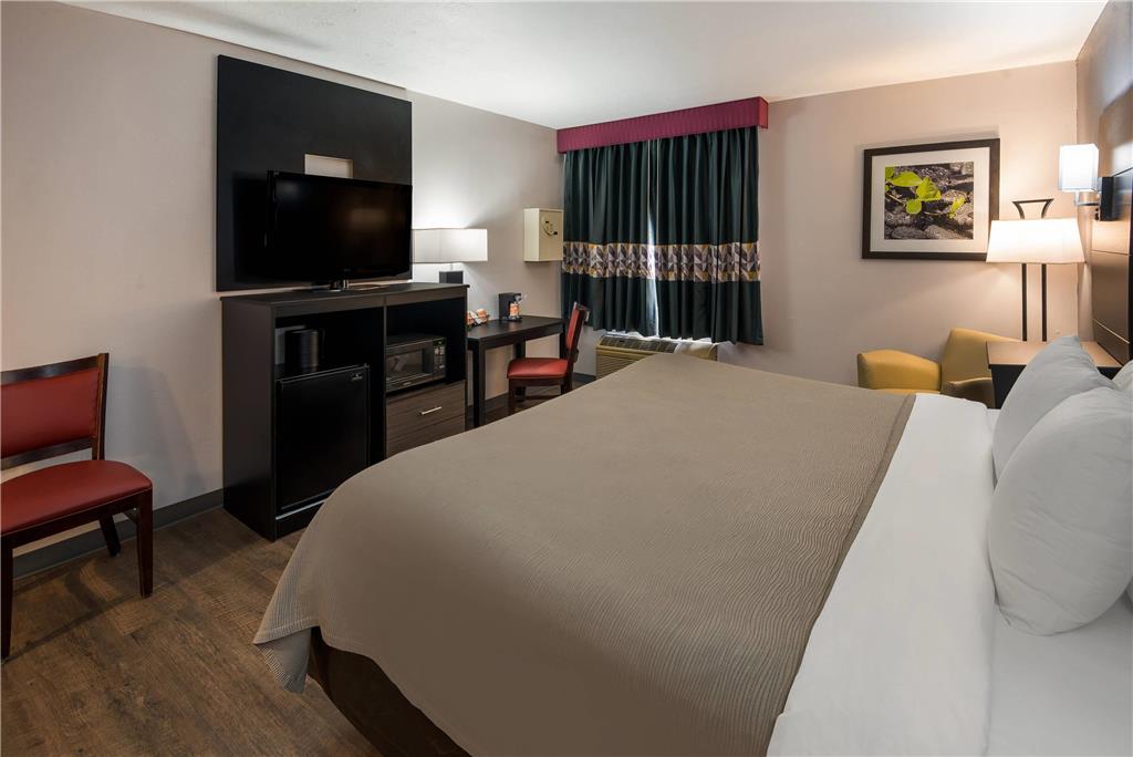 Quality inn & Suites Cincinnati I 275 - photo 11