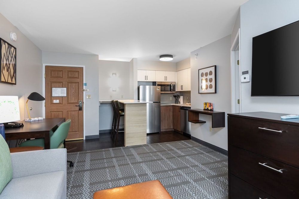 Staybridge Suites Madison East by IHG - photo 6