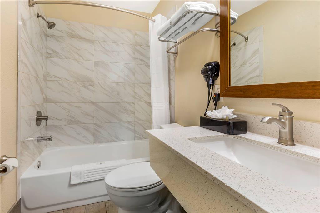 Quality Inn & Suites Spring Lake Fayetteville near Fort Bragg - photo 17
