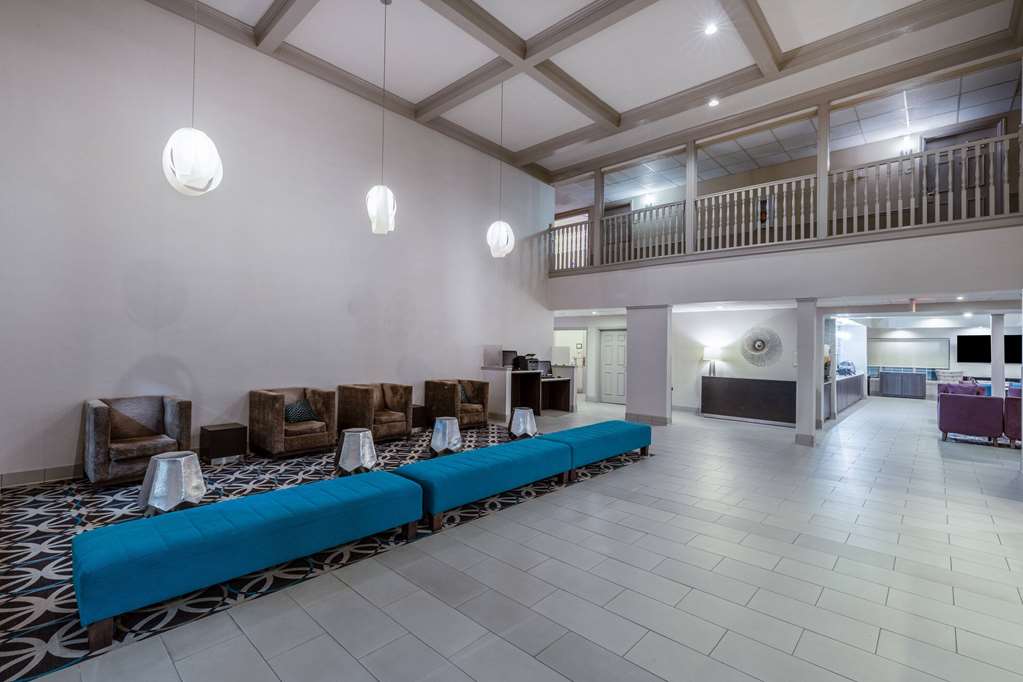 La Quinta Inn & Suites by Wyndham Rockwall - photo 4