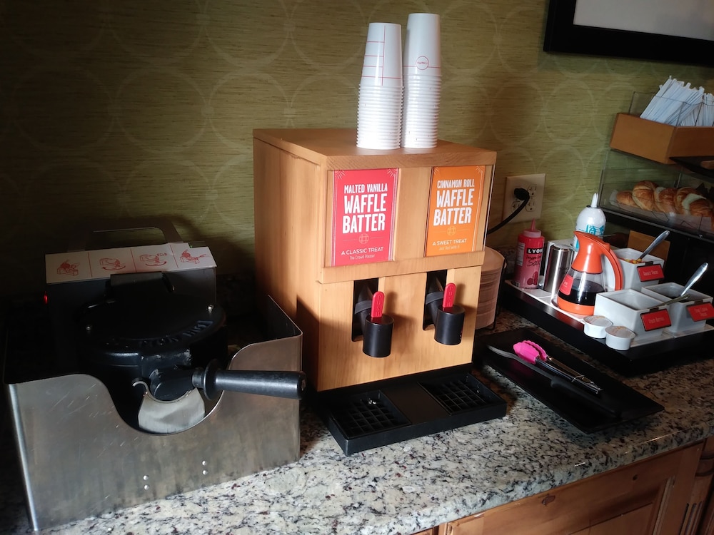 Hampton Inn Wooster - photo 41