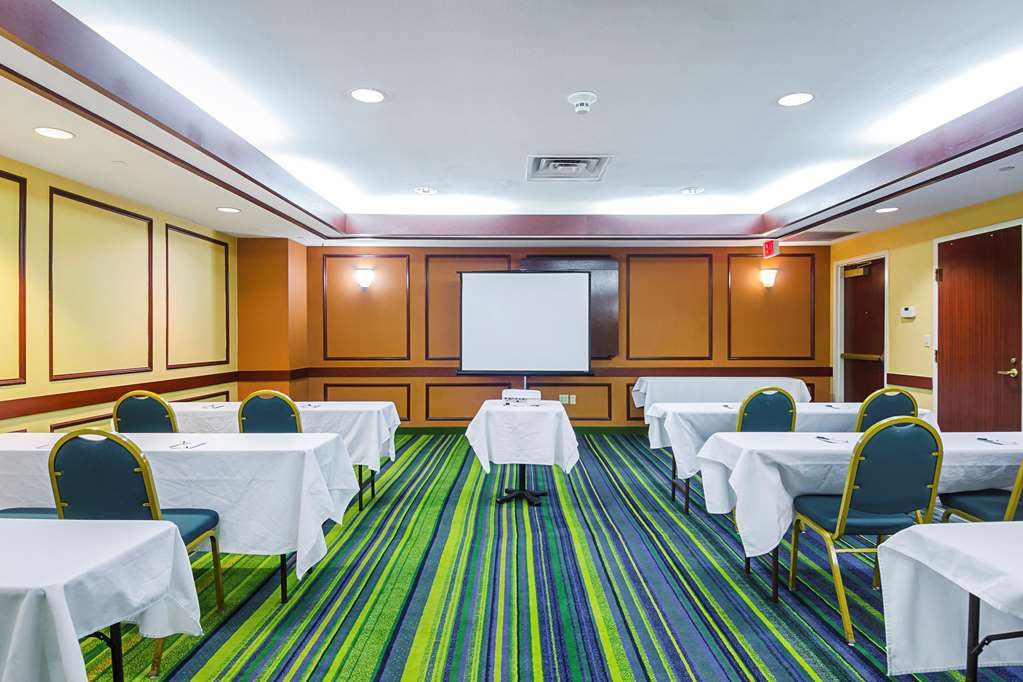 Quality Inn Boston Revere - photo 25