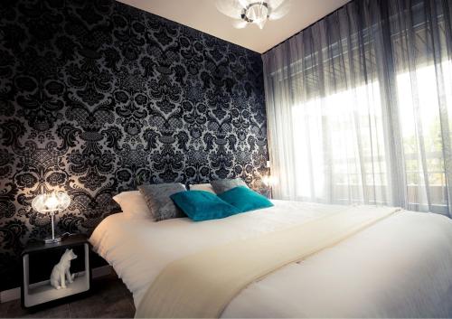 Golden Beach parking proche du lac in Annecy, France