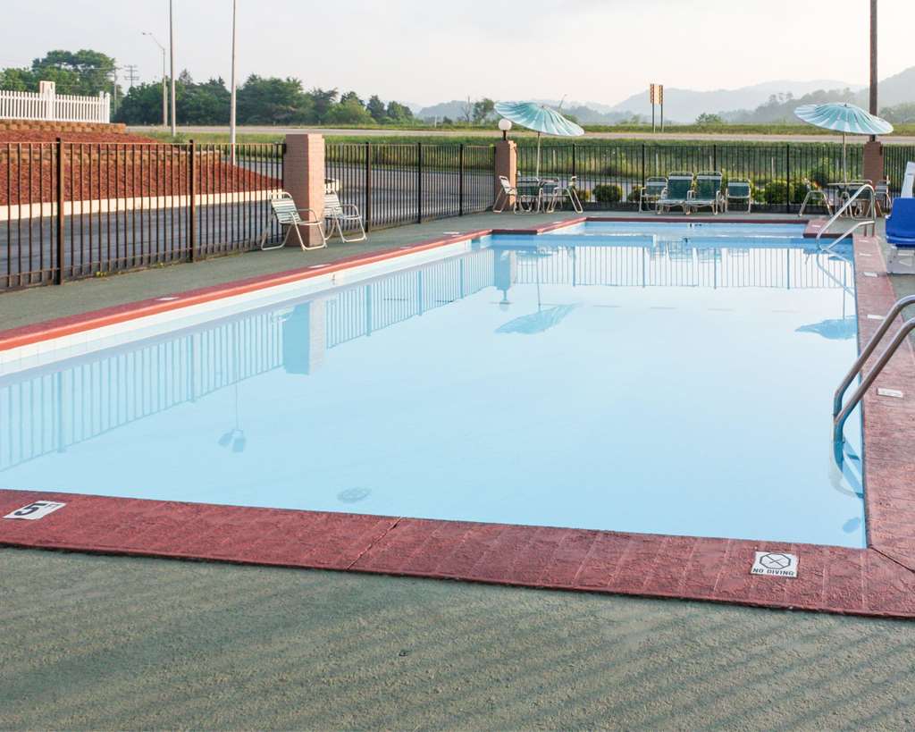 Econo Lodge Rocky Top - photo 23
