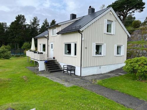 Sjarmerende og romslig bolig omgitt av vakker natur — 4-Star Luxury Hotel in Molde, Norway
