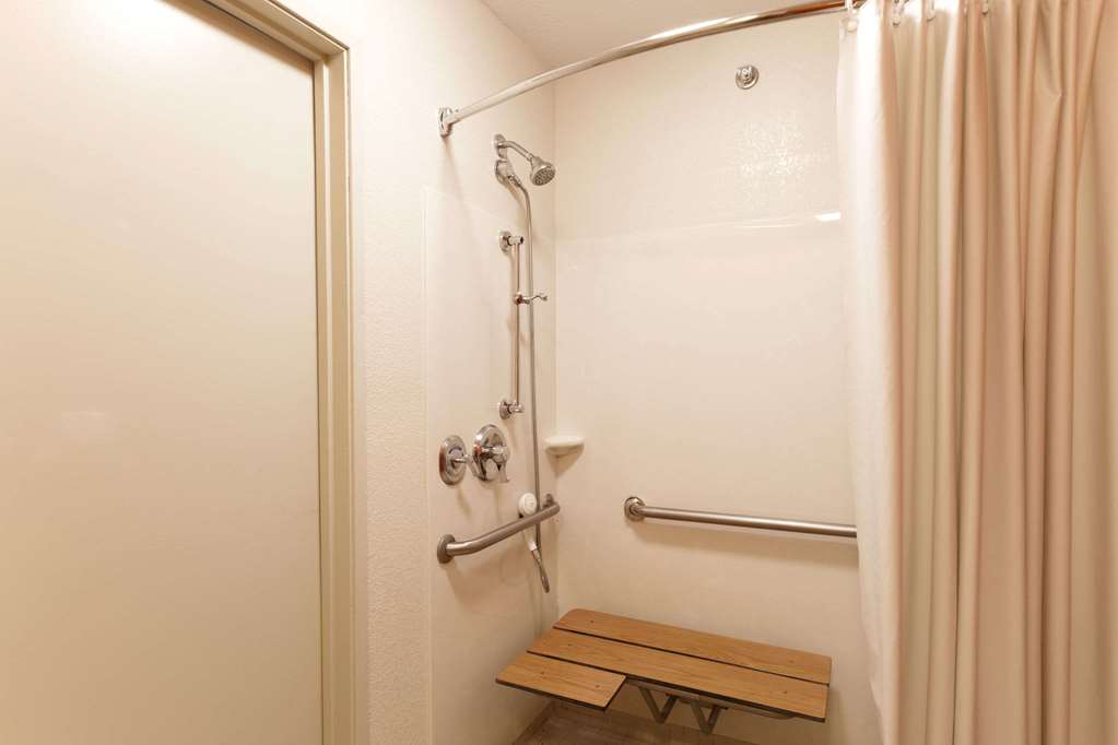 Days Inn by Wyndham Monmouth Junction S Brunswick Princeton - photo 11
