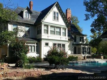 Wellington Place Inn - photo 2