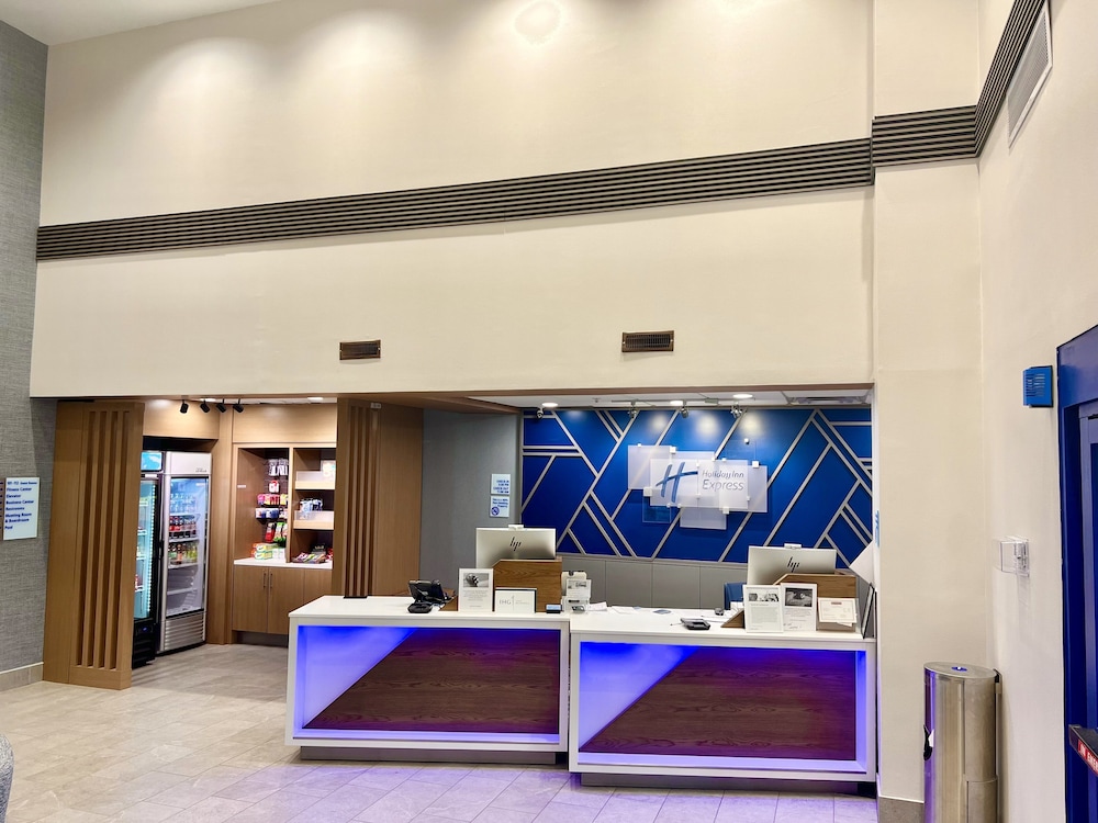 Holiday Inn Express Madison by IHG - photo 4