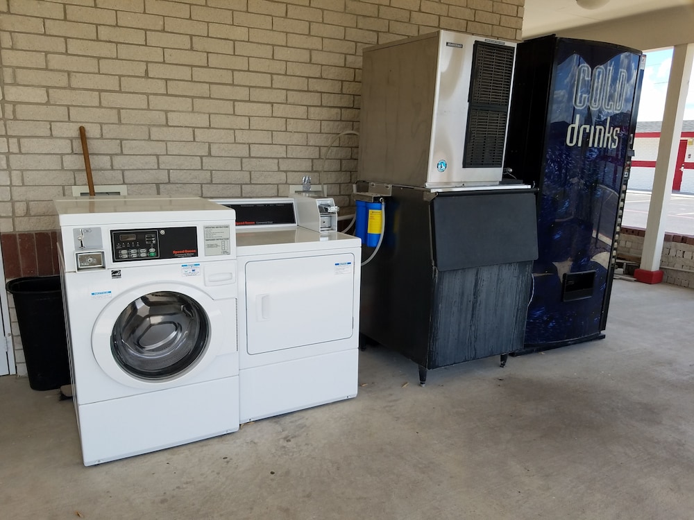 Luxury Inn & RV Park - photo 27