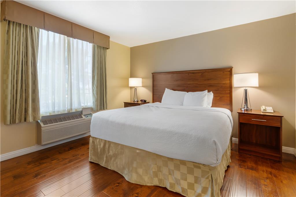 Best Western Plus John Jay Inn & Suites - photo 27