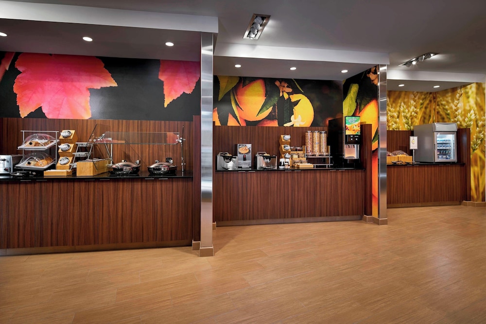 Fairfield Inn & Suites by Marriott Alexandria - photo 15