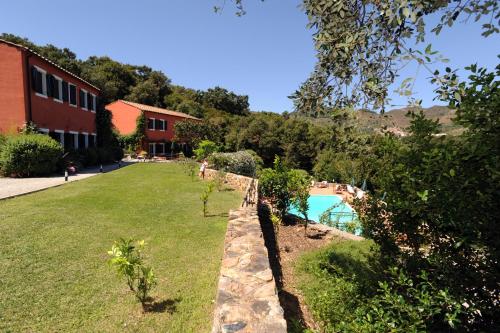 Agriturismo Le Sughere — 4-Star Luxury Hotel in Rio Marina, Italy